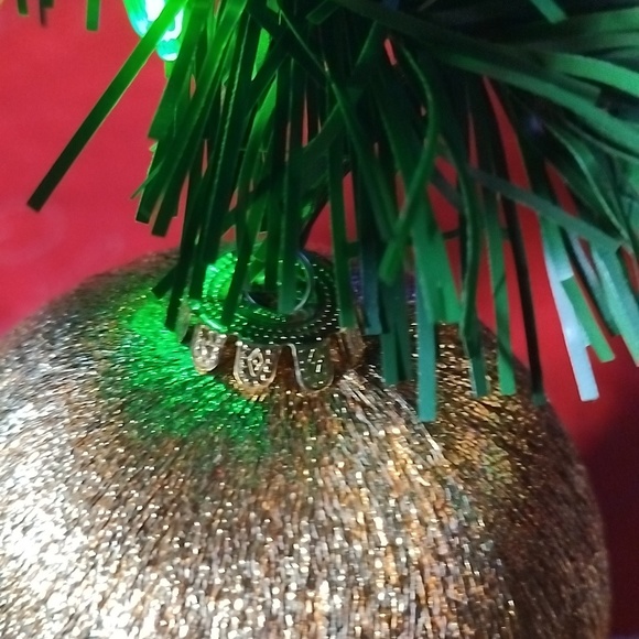 Golden Balls Three Ornaments - Picture 4 of 9